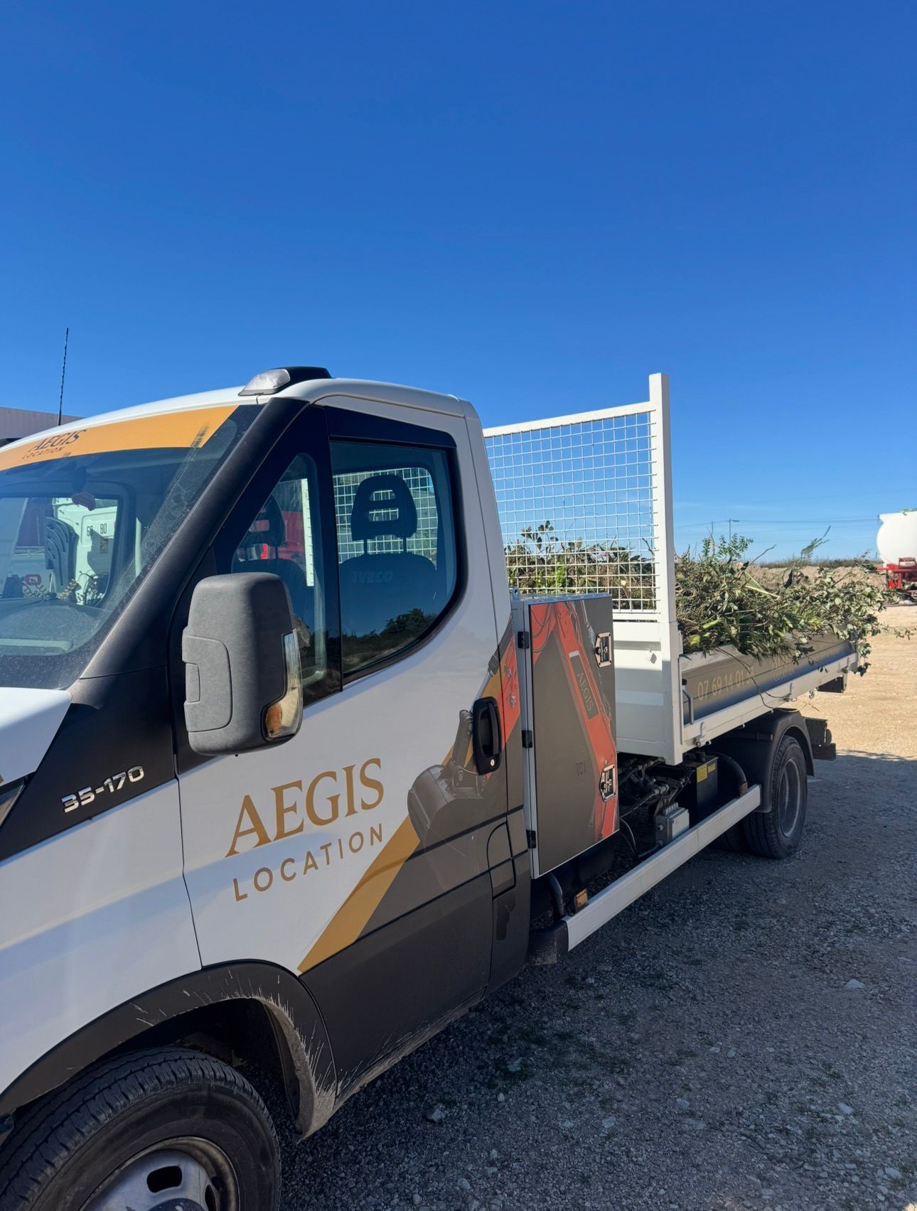 Aegis Location en action sur chantier 8