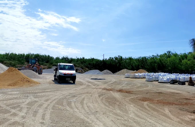 Site de stockage Aegis Location au Rove — parc engins et matériaux